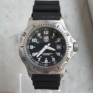 Luminox Series 8000 Diver Mens Date Watch w/ New Battery